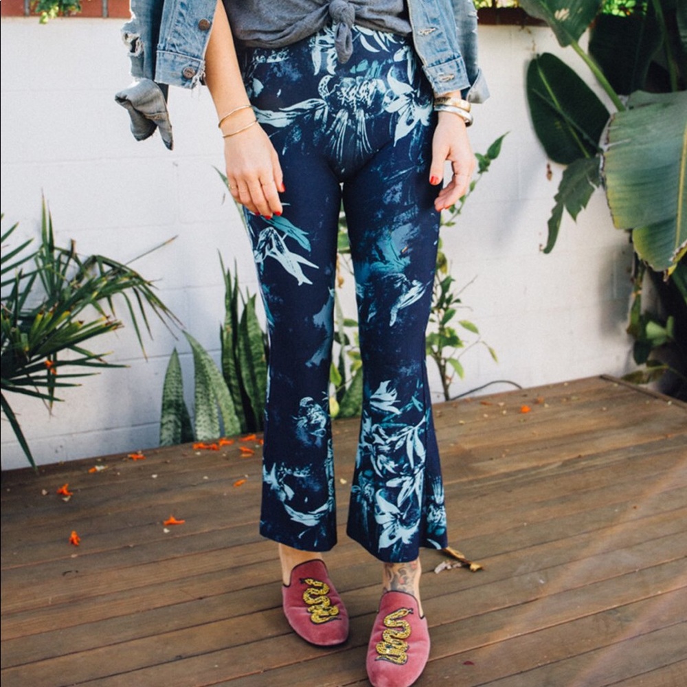 Novella Royale Iris Bells- Crop Flare Pants